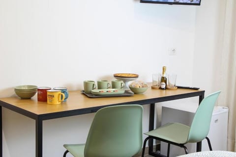 Deluxe Triple Room | Dining