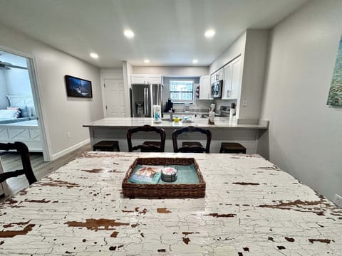 House, Multiple Beds, Garden View (Bayview 75) | Dining