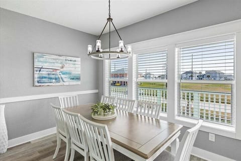 House, Multiple Beds, Patio, Pool View (Insta-Ahhh) | Dining