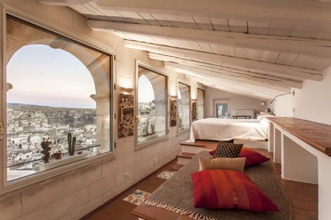 Classic Studio Suite | Premium bedding, minibar, in-room safe, free WiFi