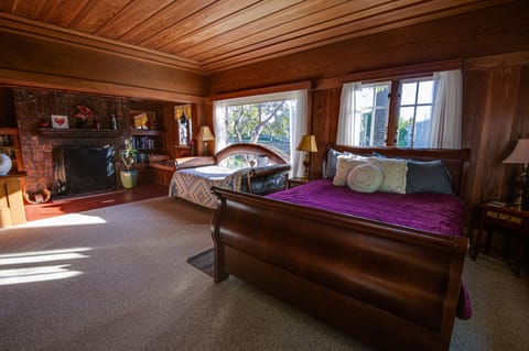 Romantic Double Room Single Use, Garden View | Hypo-allergenic bedding, free WiFi, bed sheets