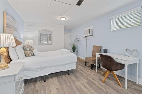 House, Multiple Beds (The Costal Haven - 5 Min Beach, 15 Mi) | 4 bedrooms