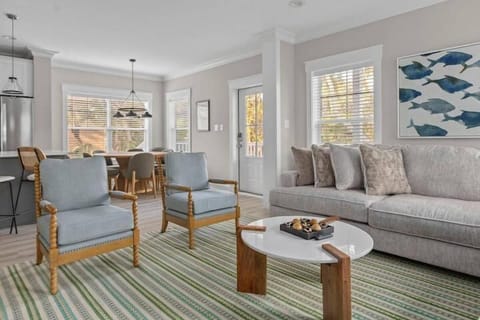 House, Multiple Beds (Beach Belle- Pet Friendly- Luxury Edi) | Living area