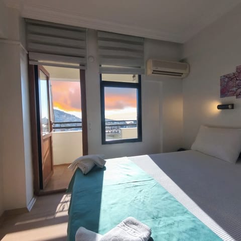 Standard Double Room, 1 Queen Bed, Smoking, Sea View | Premium bedding, free WiFi