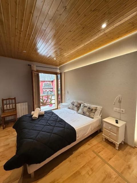 Family Room, Balcony, Lake View