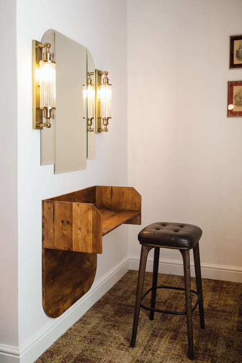 Classic Double or Twin Room, Garden View | Minibar (free items), in-room safe, desk, laptop workspace