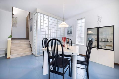 Apartment, 1 Bedroom | Dining room