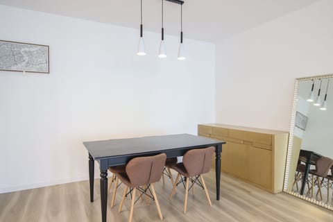 Superior Apartment, 3 Bedrooms, Non Smoking, City View | Interior