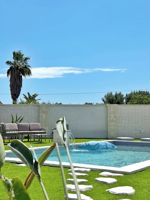Superior Villa, Garden View | Pool | 8 outdoor pools