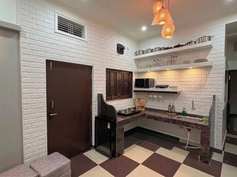 Premium Apartment, 2 Bedrooms | Private kitchen