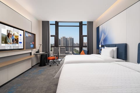 Superior Twin Room, City View | Desk, laptop workspace, WiFi (free)