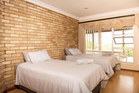 Apartment, 3 Bedrooms, Balcony, Ocean View | 3 bedrooms
