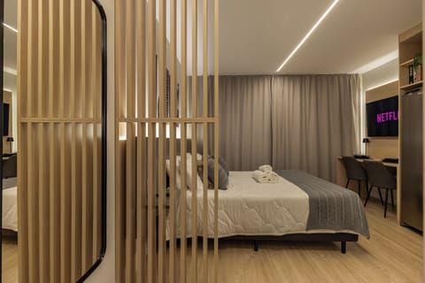 Business Apartment, 1 Double Bed, Balcony, City View | Laptop workspace, iron/ironing board, WiFi (free)