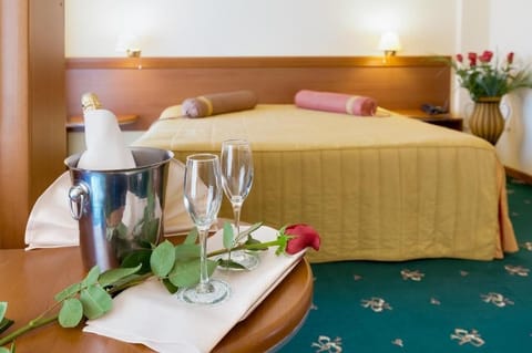 Suite, Balcony