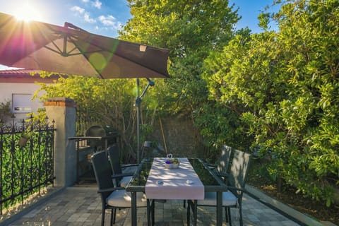 Standard Apartment, 2 Bedrooms, Microwave (Seaview and Terrace Apartment La Vita) | Outdoor dining
