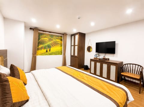 Superior Double | Minibar, desk, WiFi (free), bed sheets