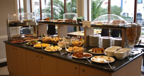 Daily buffet breakfast for a fee