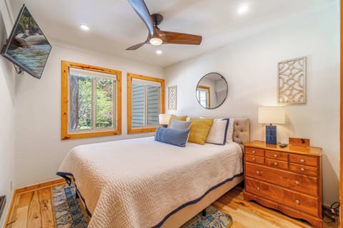 House, Multiple Beds, Mountain View (Oriole) | 4 bedrooms, individually decorated, individually furnished, bed sheets