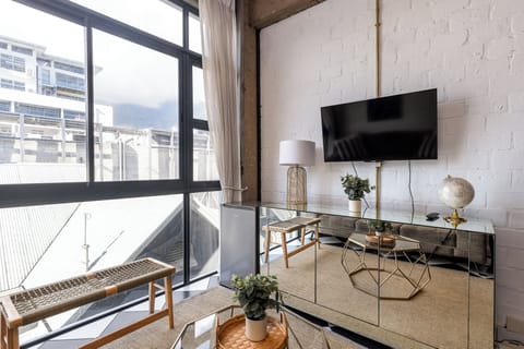 Deluxe Apartment, Mountain View | Living area