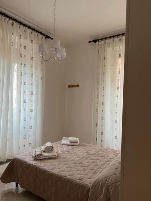 Single Room | Desk, iron/ironing board, WiFi (free)