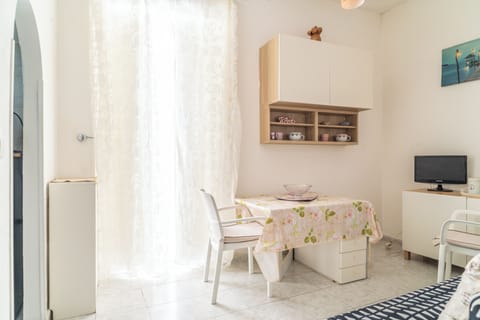 Apartment, Balcony, City View | Interior