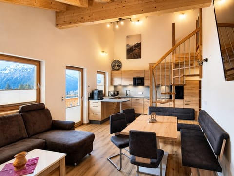 Apartment | Dining
