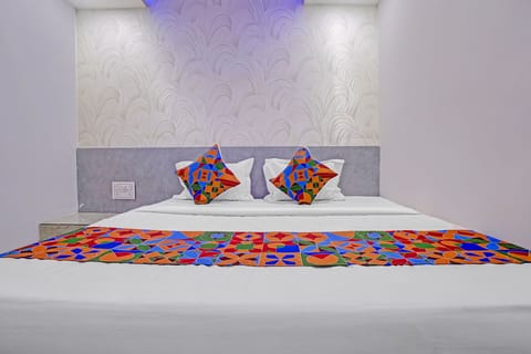 Egyptian cotton sheets, premium bedding, in-room safe, desk