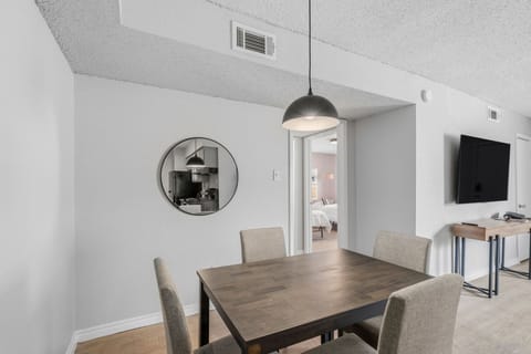Apartment, Courtyard View | Dining