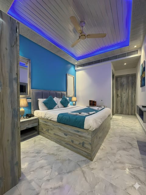 Classic Double Room | Desk, WiFi (free)