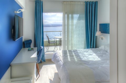 Comfort Room, Balcony, Sea View | In-room safe, WiFi (free)