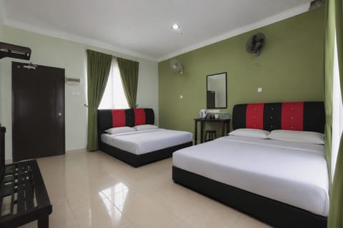 Family Room | Desk, iron/ironing board (on request), bed sheets