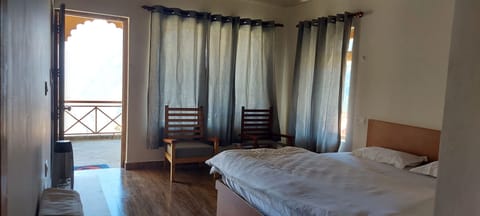 Luxury Double Room, Balcony | Bed sheets