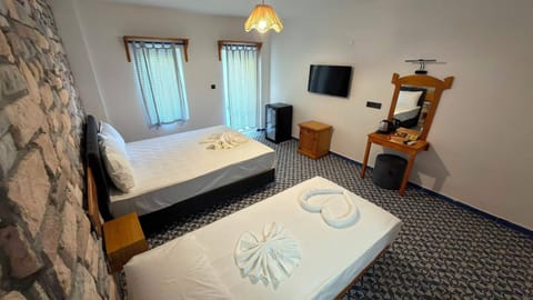 Premium bedding, WiFi (free), individually furnished, bed sheets