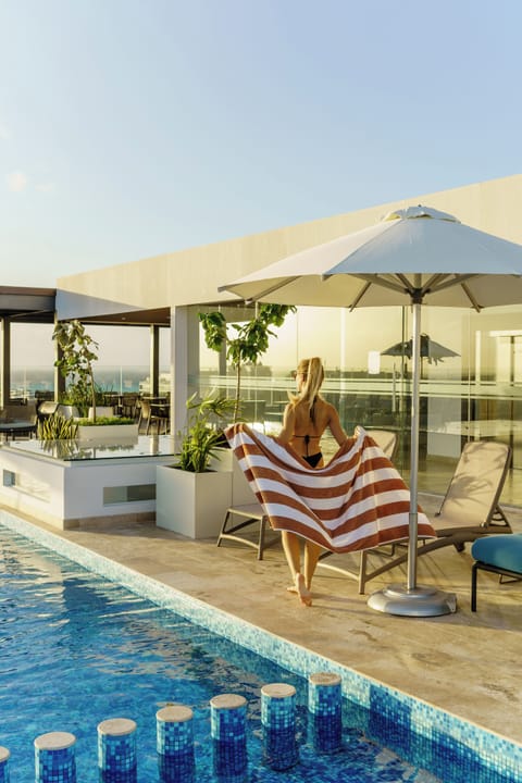 4 outdoor pools