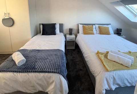 Iron/ironing board, WiFi (free), bed sheets
