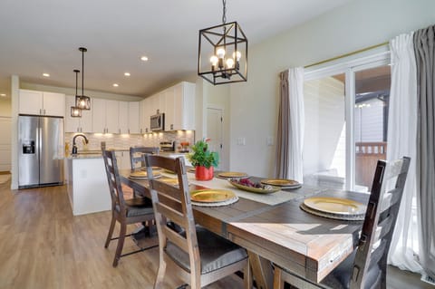 House (4 Bedrooms) | Interior