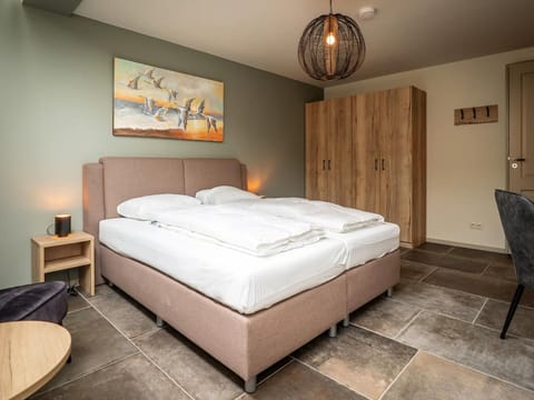 House | 3 bedrooms, iron/ironing board, individually furnished, bed sheets