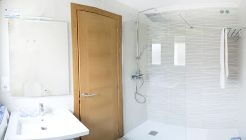 Superior Double Room, Beach View | Bathroom | Combined shower/tub, deep soaking tub, rainfall showerhead