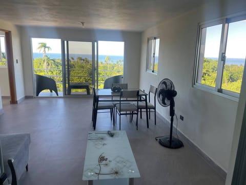 Apartment, 1 Bedroom, Smoking | Dining