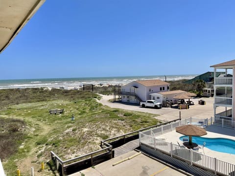 Room, 2 Bedrooms | Pool