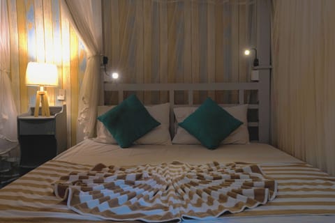 Luxury Villa | Iron/ironing board, WiFi (free)