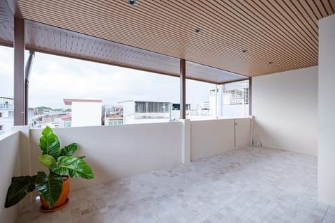 Family Suite, City View | Property grounds