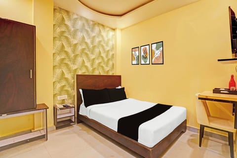 Classic Room | Desk, WiFi (free), bed sheets