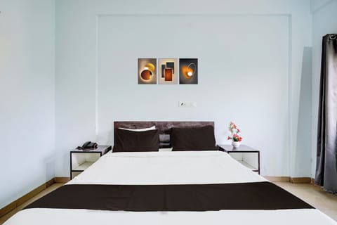 Classic Room | Desk, WiFi (free), bed sheets