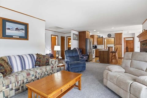 House, Multiple Beds (Off-Duty Oasis) | Living area