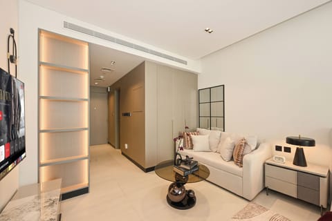 Apartment, Balcony, Pool View | Living area