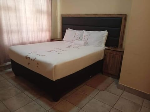 Basic Double Room | WiFi (free)