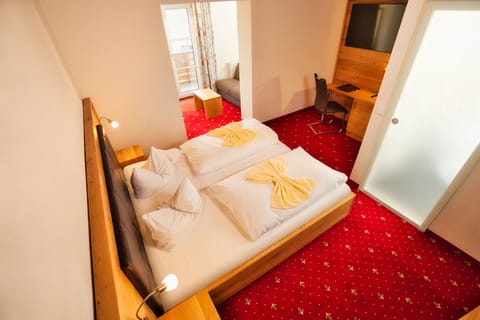 Comfort Double Room, Mountainside | In-room safe, desk, cribs (free), WiFi (free)