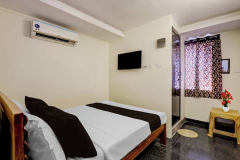 Classic Room | Desk, WiFi (free), bed sheets
