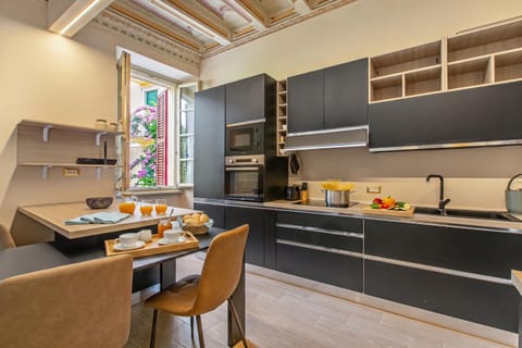 Luxury Apartment, 1 Bedroom, Microwave (Boutique Apartment) | Private kitchen